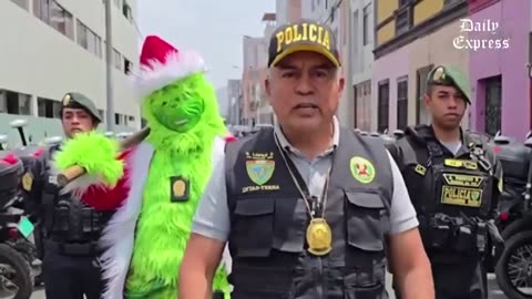 Police Officer Dressed as the Grinch Makes Drug Bust in Peru