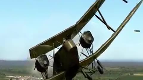 WW1 airplane still airworthy after losing it's right wing!