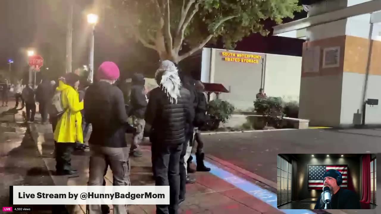 ANTIFA is protesting outside ICE in Portland | October 01, 2025