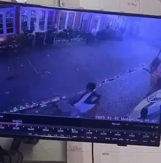 GRAPHIC: Moment Islamic terrorist speeds down crowded New Orleans street.