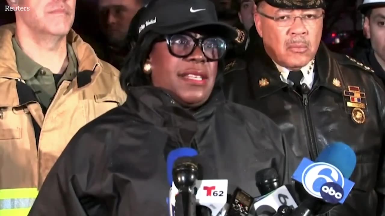 Huge fireball plane crash in Philadelphia sets homes & cars ablaze days after DC disaster