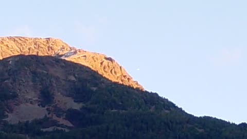 🛸👀 Mysterious Oval UFO Spotted Over Italy! | TheTruthAbove