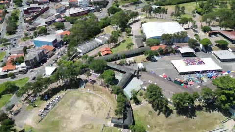 impressionante o abandono do teclado nas construções do parque da festa do figo valinhos