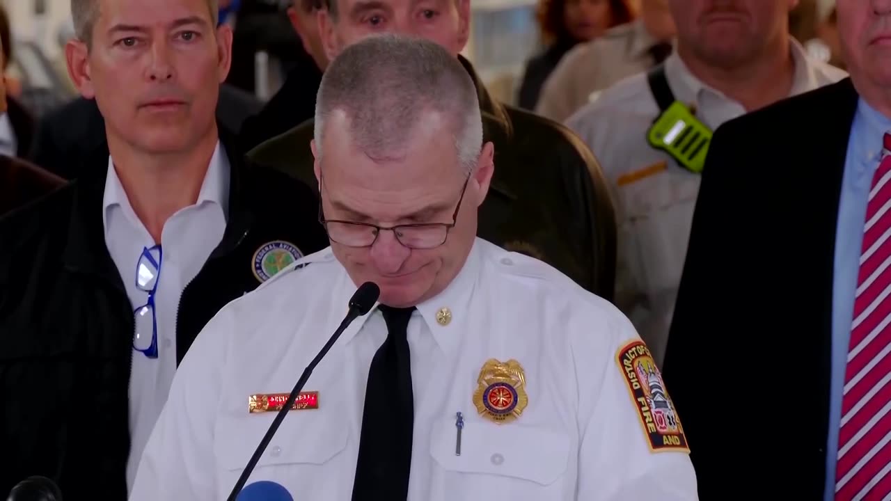 DC fire chief says likely 'no survivors' of plane crash