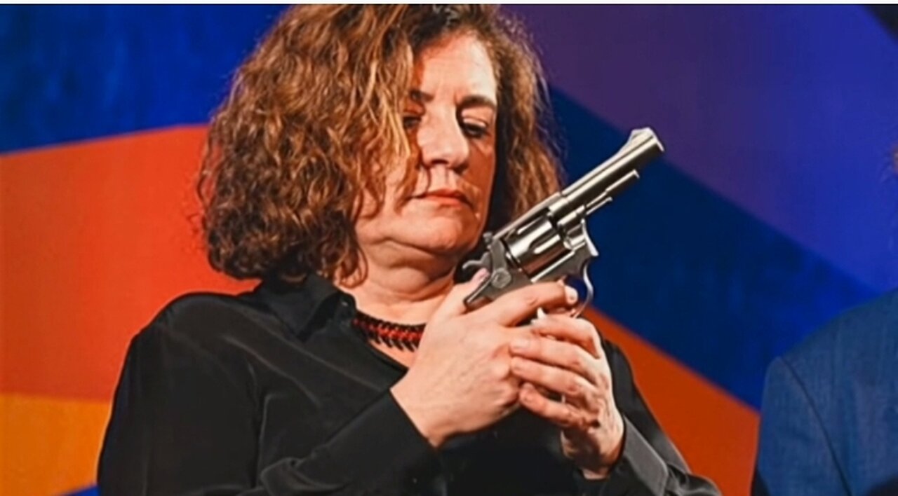 A terrorista e assaltante de bancos Amélia mais conhecida como Miriam leitão.