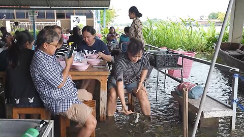 Restaurante convierte una inundación en una oportunidad de negocio
