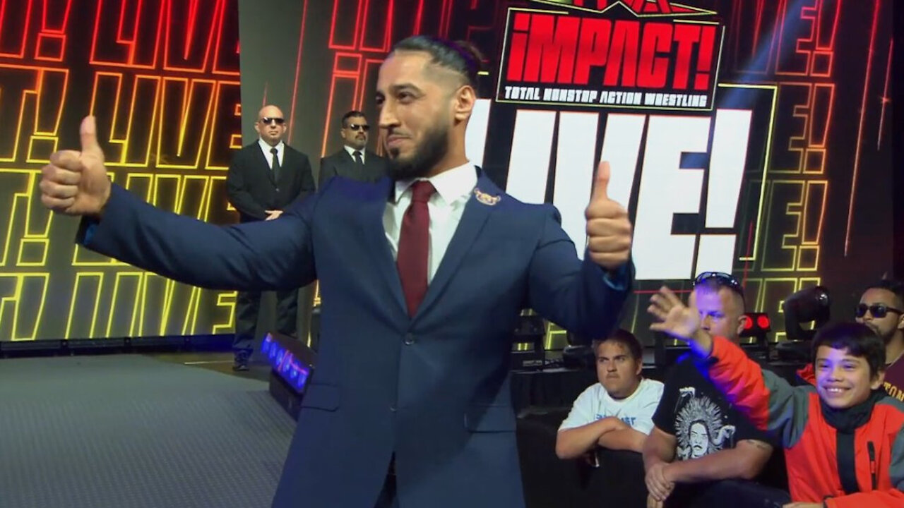 Mustafa Ali Returns, Interrupts Mike Santana! #shorts