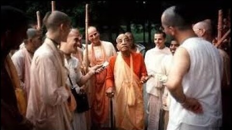 147 Spiritual at home vs leaving home - Swami Prabhupada's thoughts on householders
