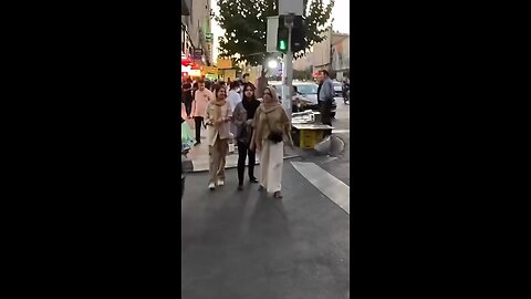 🇮🇷A short video of a walk through Tehran in 2025 shows a city
