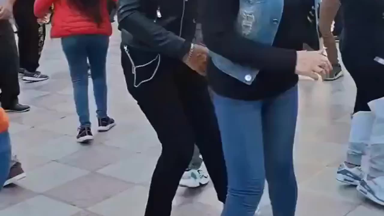 🤣🎸 The Real Sultan of Swing Shows Off INSANE Skills! | FunFM