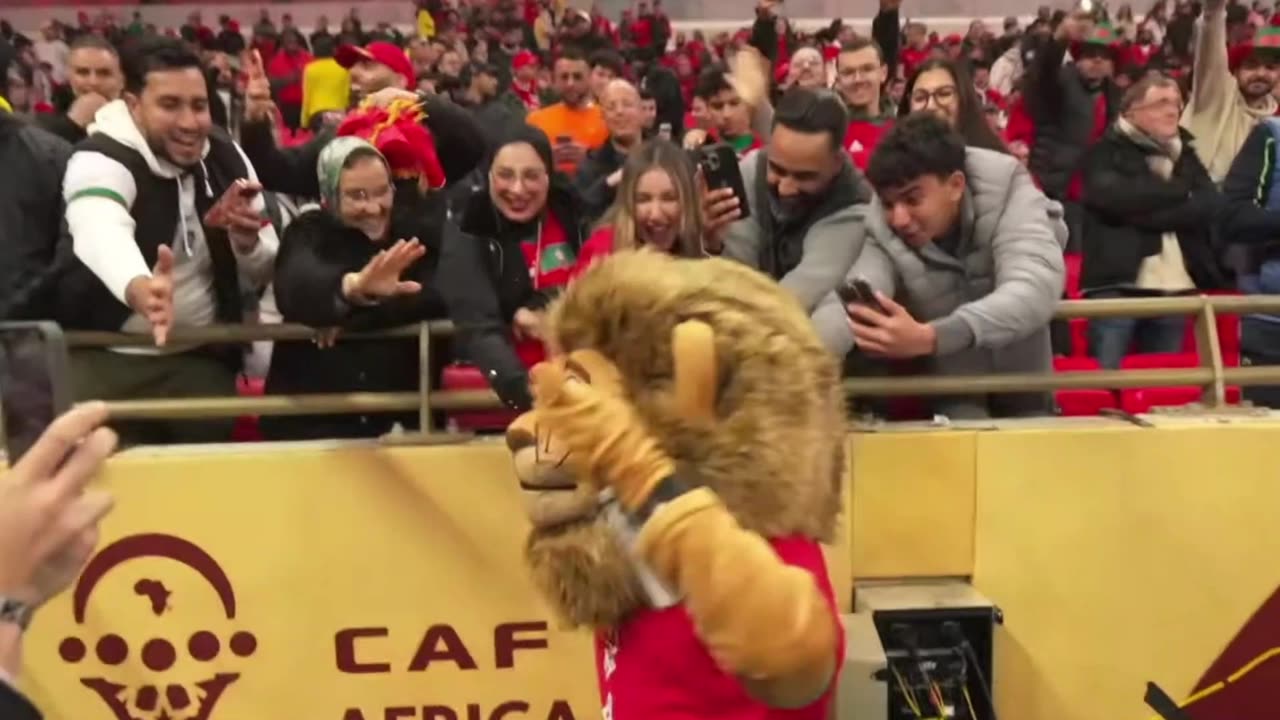 IShowSpeed UNMASKS Inside The Stadium! (CRAZY REACTION)