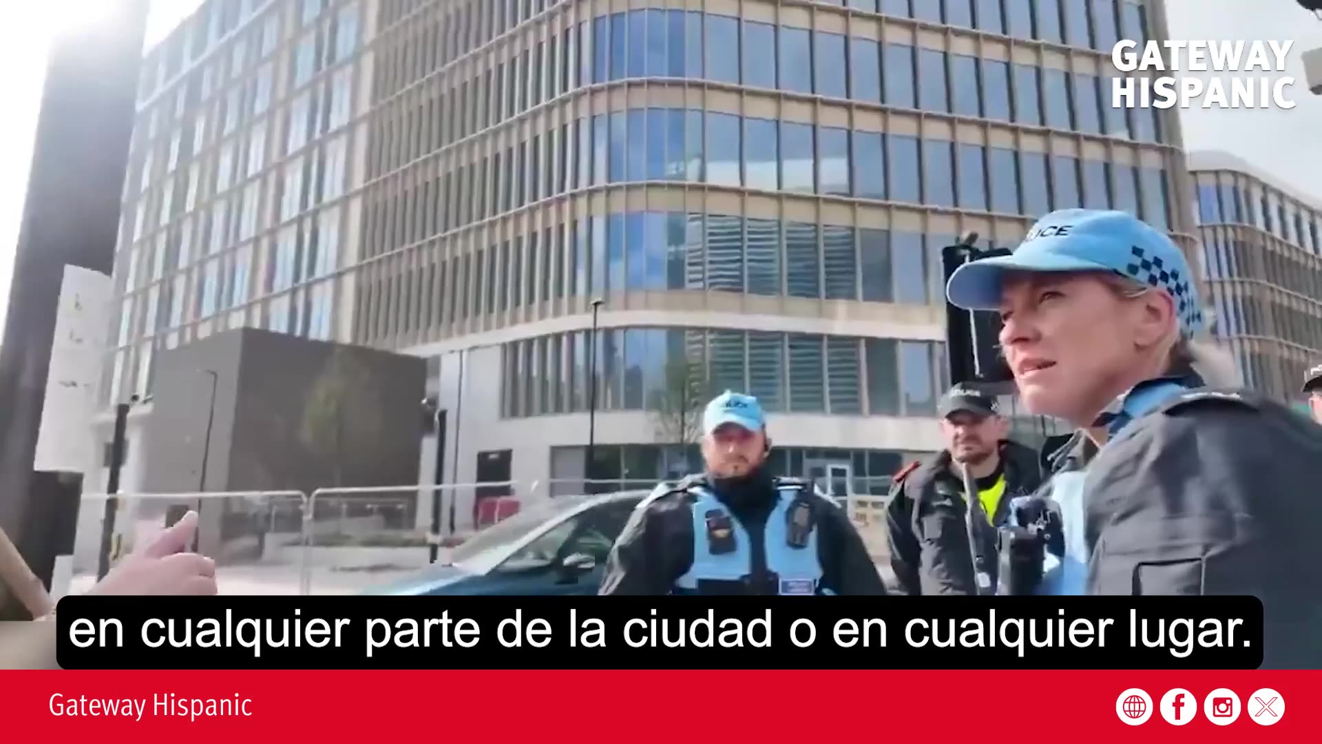 (UK) The English can no longer go out and wave their own flag because the police are repressing them