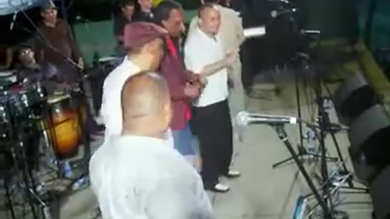 Elio Pacheco y Su Orq feat Watusi