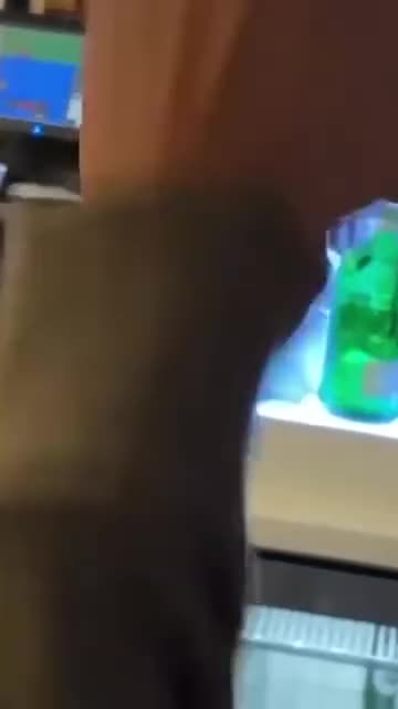 Don't Mess with a Vegas Bartender 👊🥴🤕