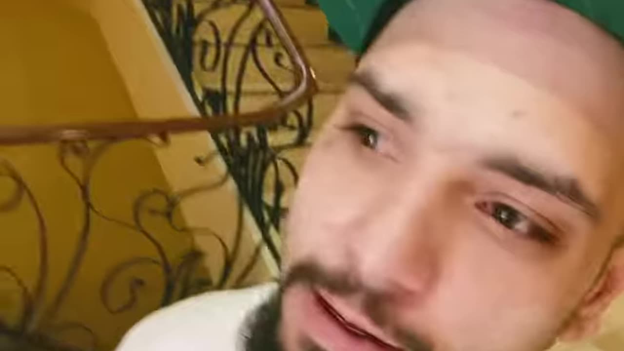 Pacific Breeze Hotel