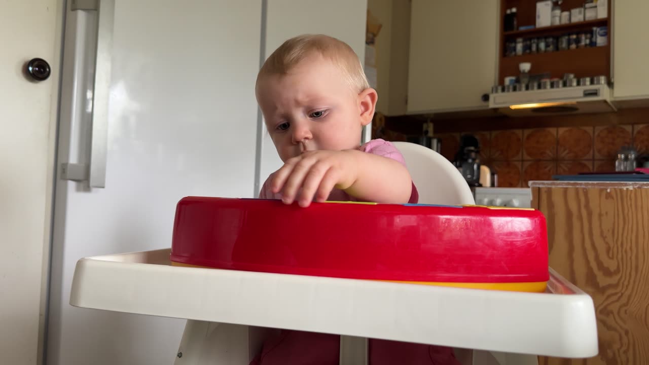 Baby Kayla Plays with a Pop-Up Toy! 🎨 Discovering Fun in the Kitchen