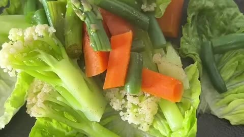 🥦 "Dinner Delight: Steamed Vegetables Galore! 🍽️🌿