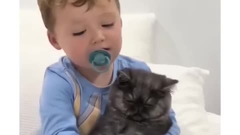 Cats loves Children 🥰♥️🐈