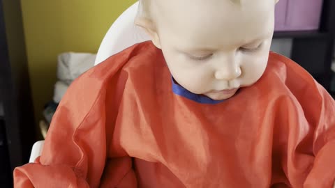 Baby Kayla Tries Banana for the First Time | Cute Taste Test