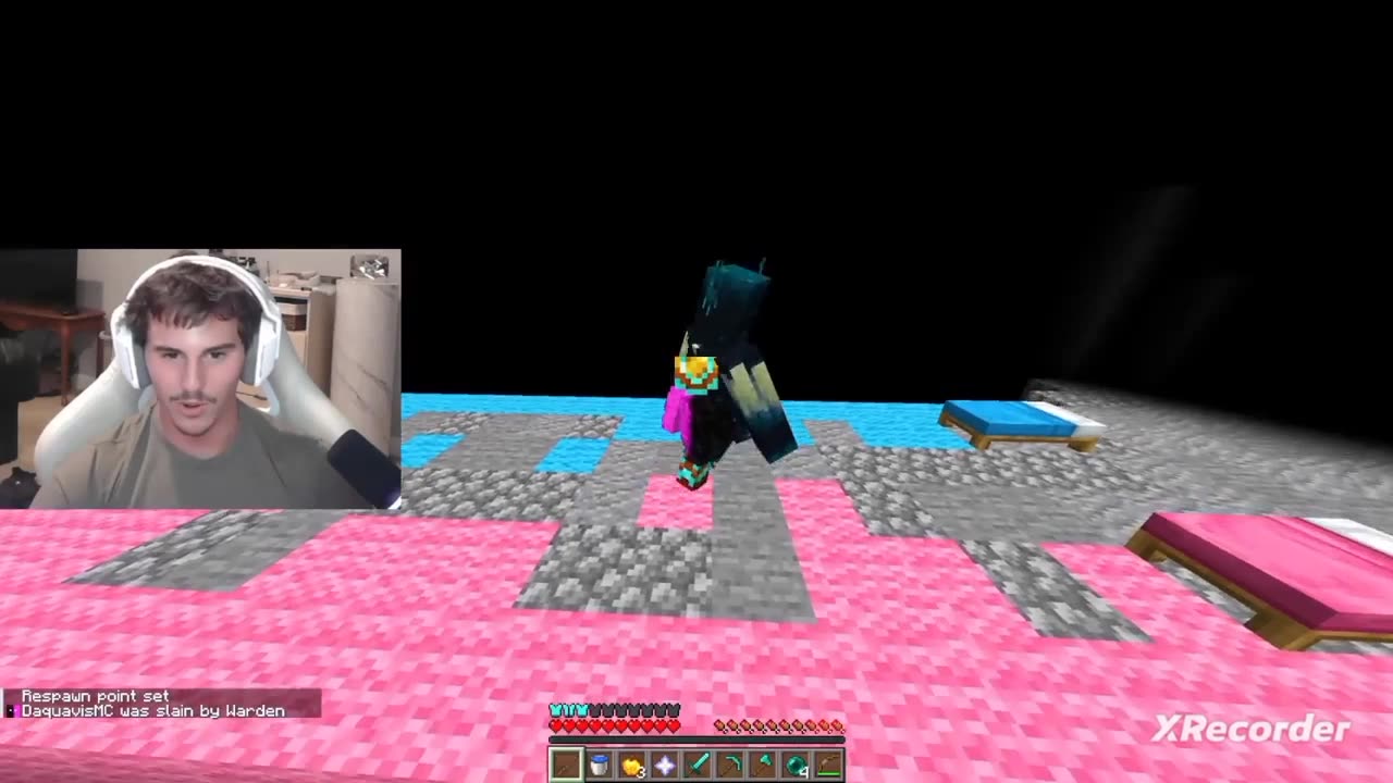 Lucky Block race with A girl Gone wrong 😭😔