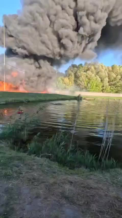 Rare Footage: Russian Drone Hits Ukrainian Oil Depot — Payback for Attacks on Russian Refineries