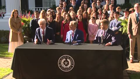 Governor Greg Abbott makes announcement with Turning Point USA