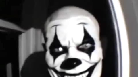 Who did I see through the eye hole? #scary #horror #creepy #horrorstation