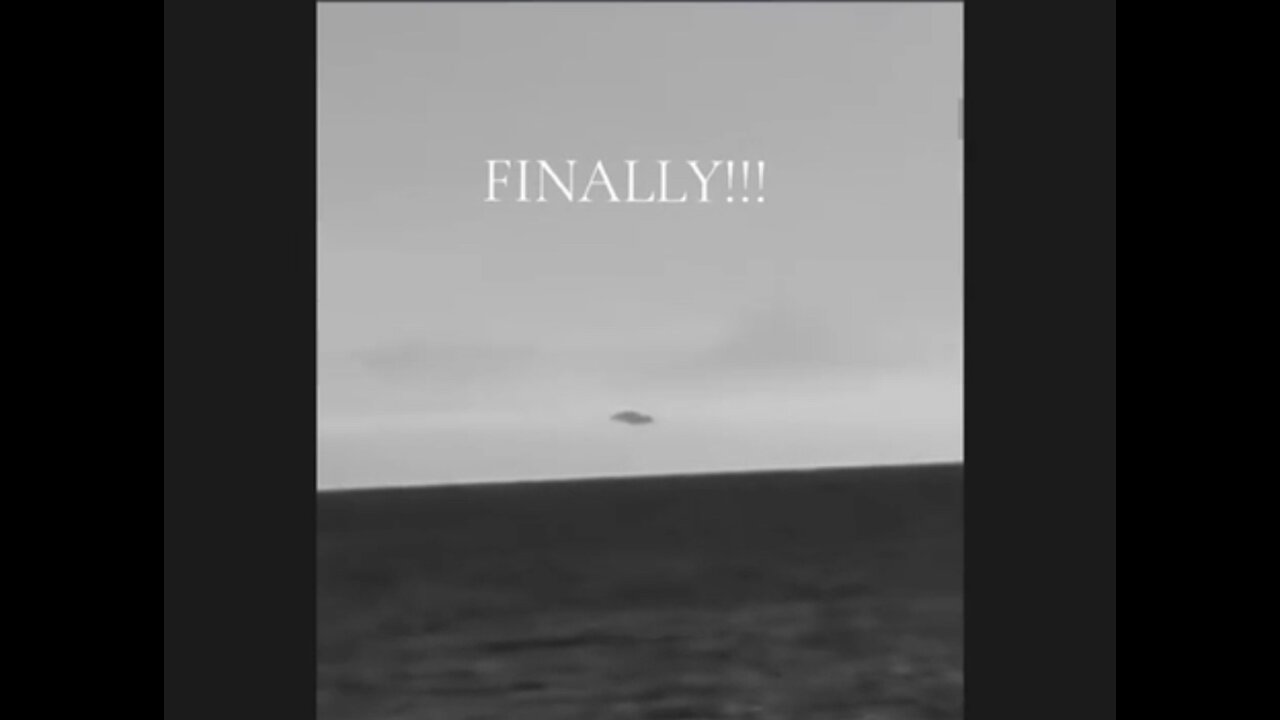 UFO 🛸 Mothership cloaking and uncloaking off the coast of Pensacola Florida