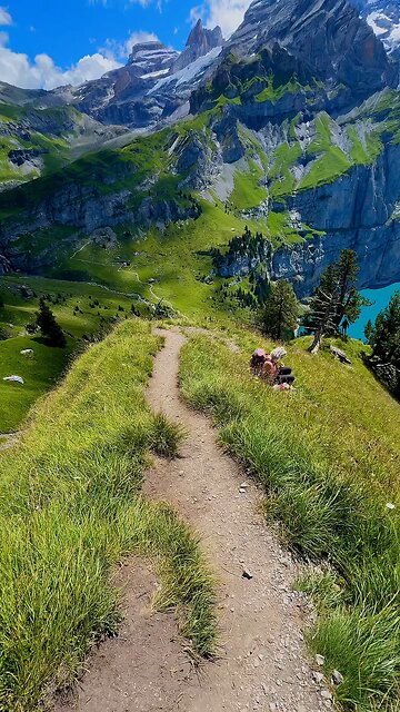 Beautiful Snowy Mountains, Green Valleys & Crystal Lakes — Nature’s Perfect Art 💚🏔️