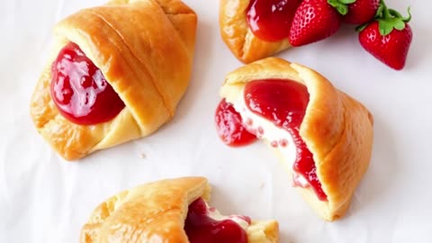 Molten Strawberry Cream Cheese Croissant Pockets 🍓🥐 | Viral Pastry Magic | FlavorVille Dessert