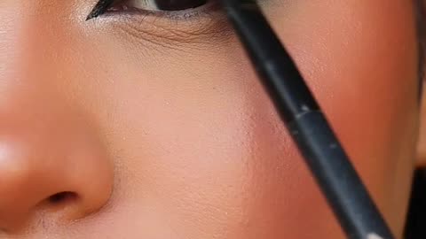 Eyeliner idea 😱😱 Create a bold green eye with me! products from Chanel and Mac.