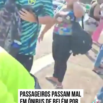 Homem tem crise de Peido dentro do busão e tem que esvaziar geral