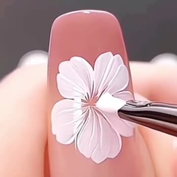 New trending nail art