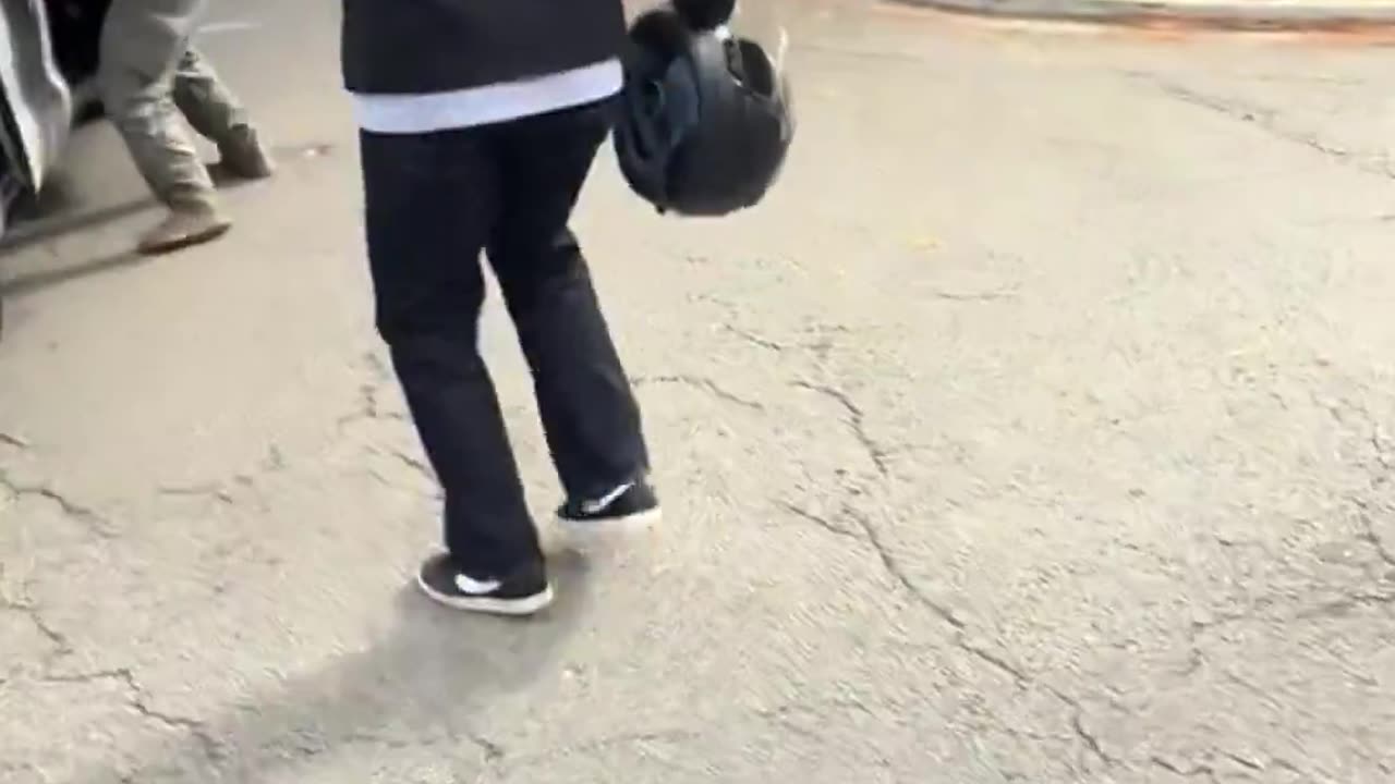 Another Corpulent Karen assaults a DHS agent and attempts to pull of his masks and FAFO