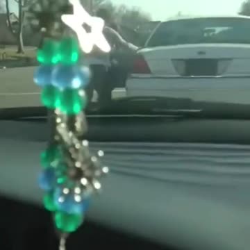 Girl fight during traffic