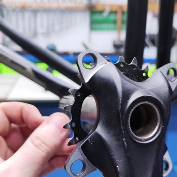 How to quickly remove Hollowtech bike cranks