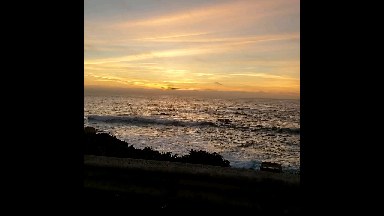 October 31st, 2025. Sudown over the Pacific the Pacific. Nature at her best. Fort Bragg California