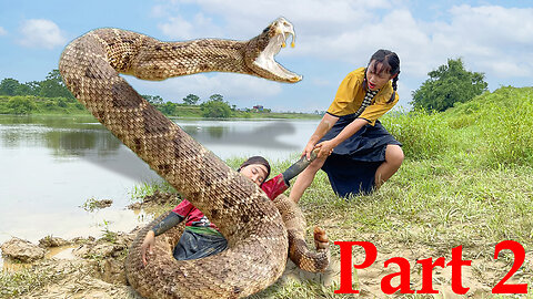 Ethnic girl fishing attacked by giant python on riverbank | Mountain VN Primitive Joy - P2