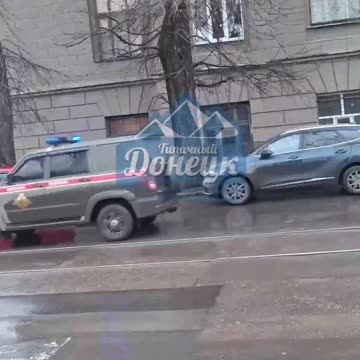 A column of prisoners passed through the center of Donetsk.