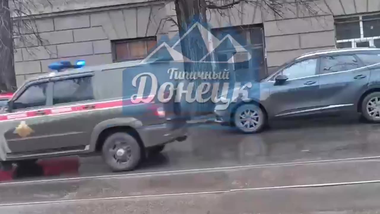A column of prisoners passed through the center of Donetsk.