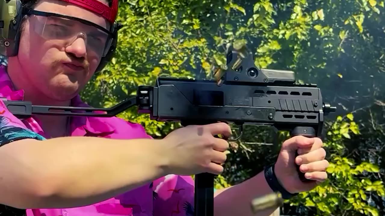 Cooper running the #MAC10 in #fullauto
