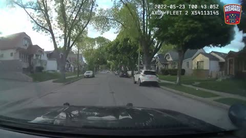 Dash Cam: Milwaukee Police Chase on Sidewalk