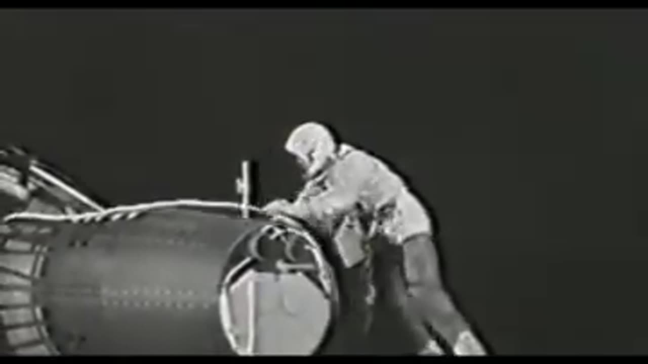 NASA SPACE WALK 1960