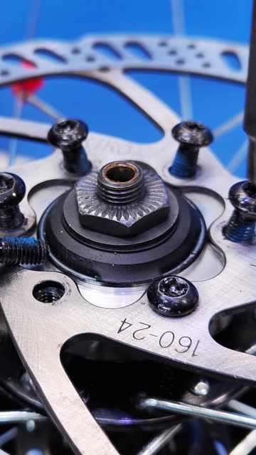 How to remove your bicycle brake disc super fast.