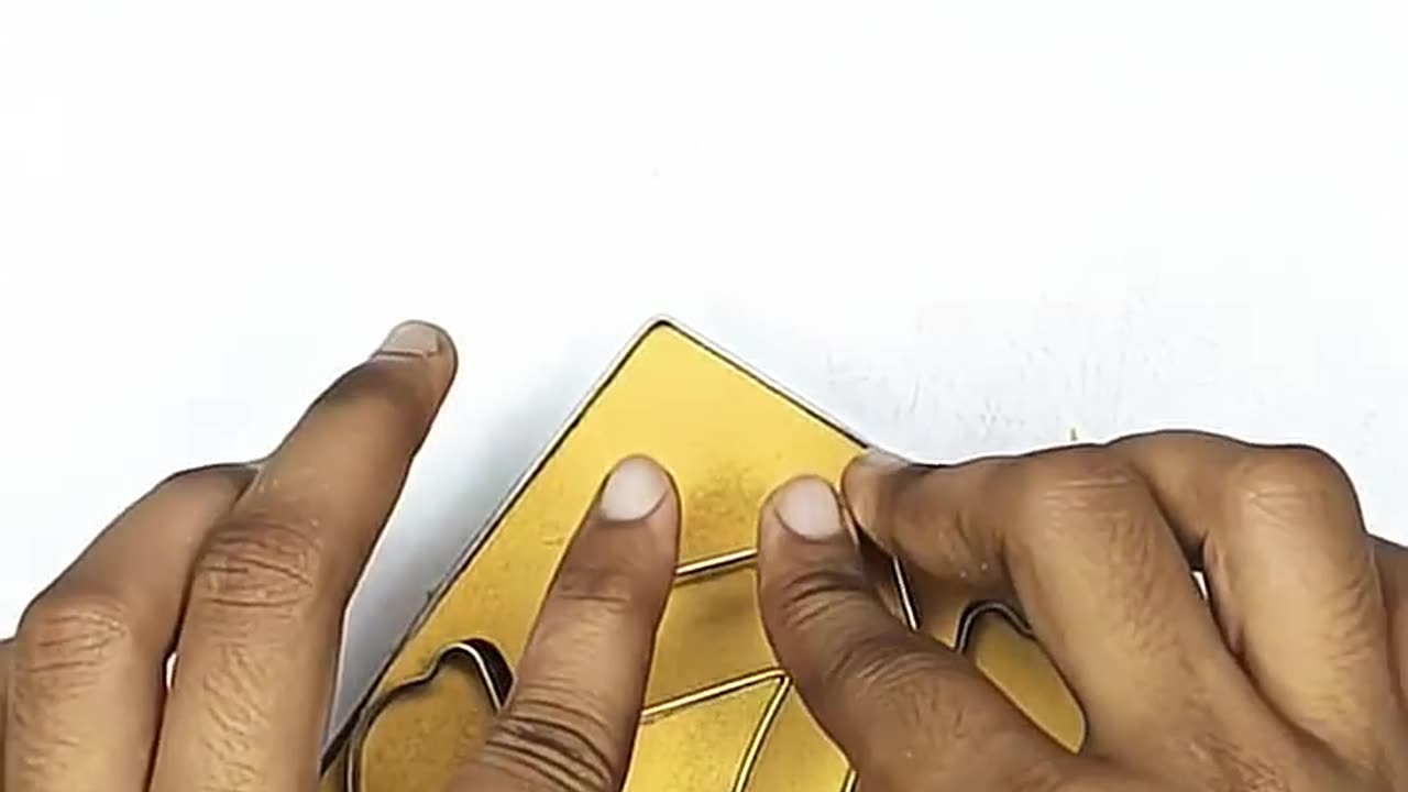 The sound. The slice. The satisfaction. 😌✨ Every cut hits different 💫 Soft sand, sharp precision 🔪