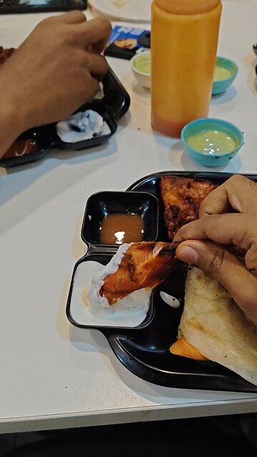 100 Rs Alfaham with Kuboos | 100 രൂപയ്ക്ക് അൽഫഹം ഉം കുബൂസും #kasaragod #alfaham #foodie #kuboos