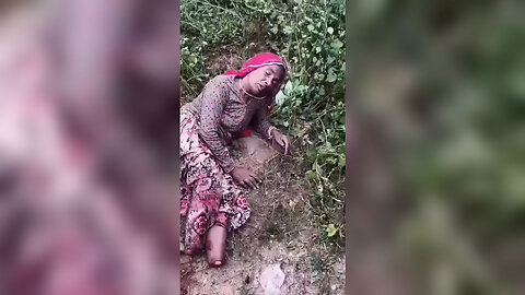 Robbers Chop-off Elderly woman's feet for silver anklets