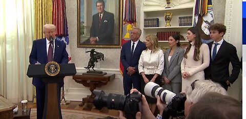 Robert F. Kennedy Sworn in as Health and Human Services Secretary in the Oval Office