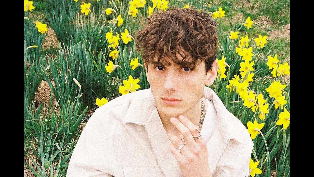 JVKE - golden hour (Lyrics)