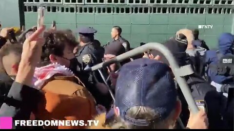🚨HAPPENING NOW! UTTER CHAOS BREAKING OUT against NYC fed agents as Anti-ICE rioters STORM barricades